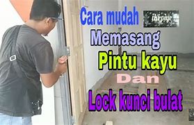 Cara Memasang Slot Pintu Bulat Dari Kayu Bulat Kecil Di Dinding